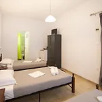 Prasini Gonia Couette-café 3*
