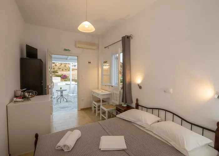 Oda ve Kahvaltı Prasini Gonia Platis Gialos (Sifnos)