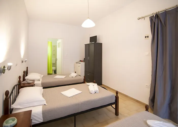 Prasini Gonia Oda ve Kahvaltı 3*